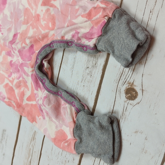 Burt's Bees Baby Floral Romper 0-3M - Picture 2 of 6